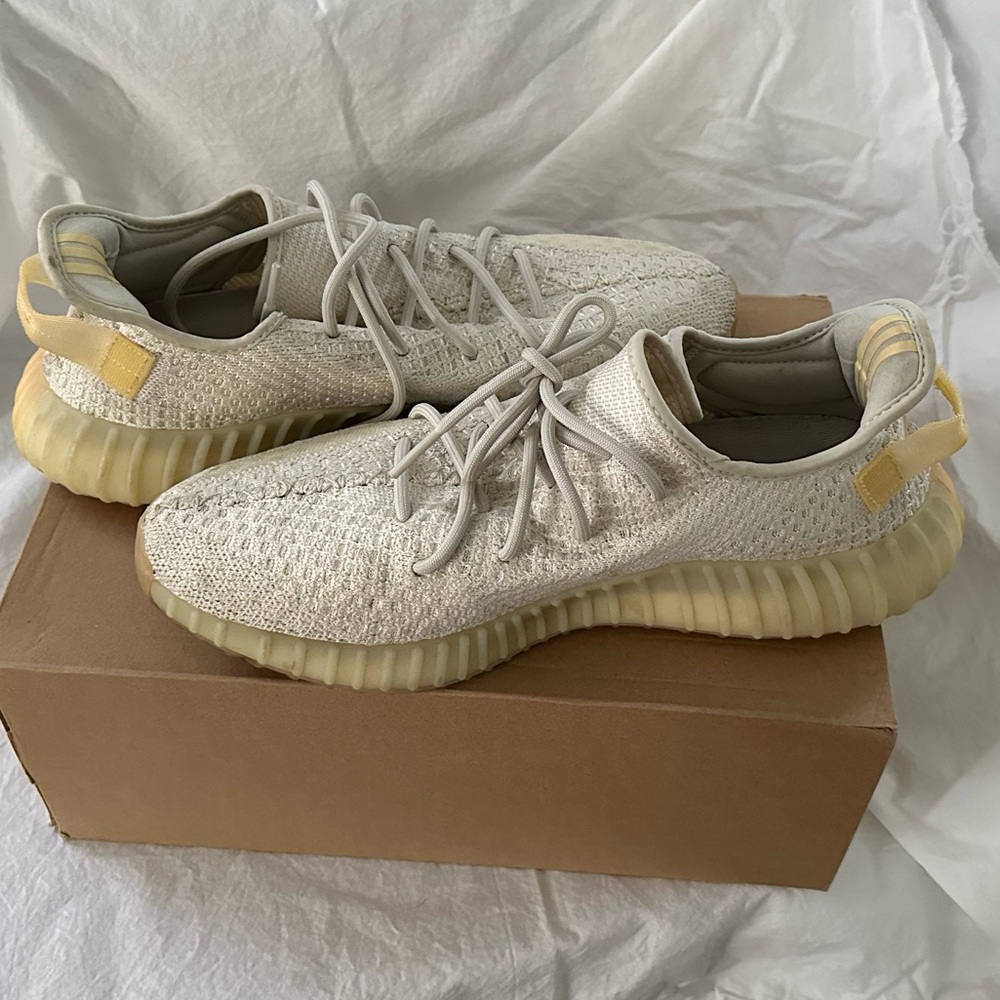 adidas Yeezy Boost 350 V2